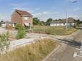 Het terrein langs de Tielseweg in Eck en Wiel, met de oude bedrijfswoning