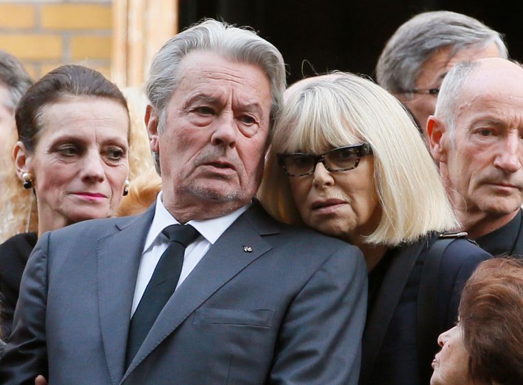 Franse actrice Mireille Darc (79) overleden | De Morgen