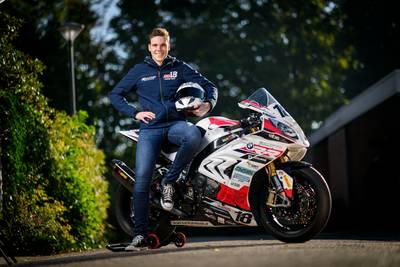 Bornse motorcoureur Lentfert verlegt zijn grenzen en gaat voor het podium: ‘Ik presteer heel constan
