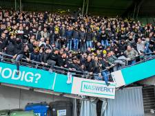 De Goffert-tribune stortte in, er gebeurde een bijna-ramp en iedereen veegde zijn straatje schoon