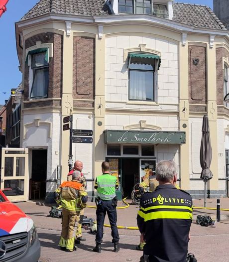 Brand in cafetaria De Smulhoek in Oldenzaal: frituur vat vlam