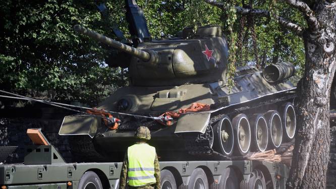 Estland verplaatst omstreden monument van Sovjet-tank