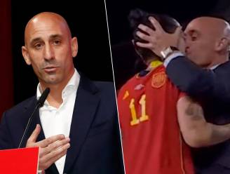 Voetbalster Hermoso dient klacht in tegen Spaans bondsvoorzitter Rubiales na ongewenste kus op de mond