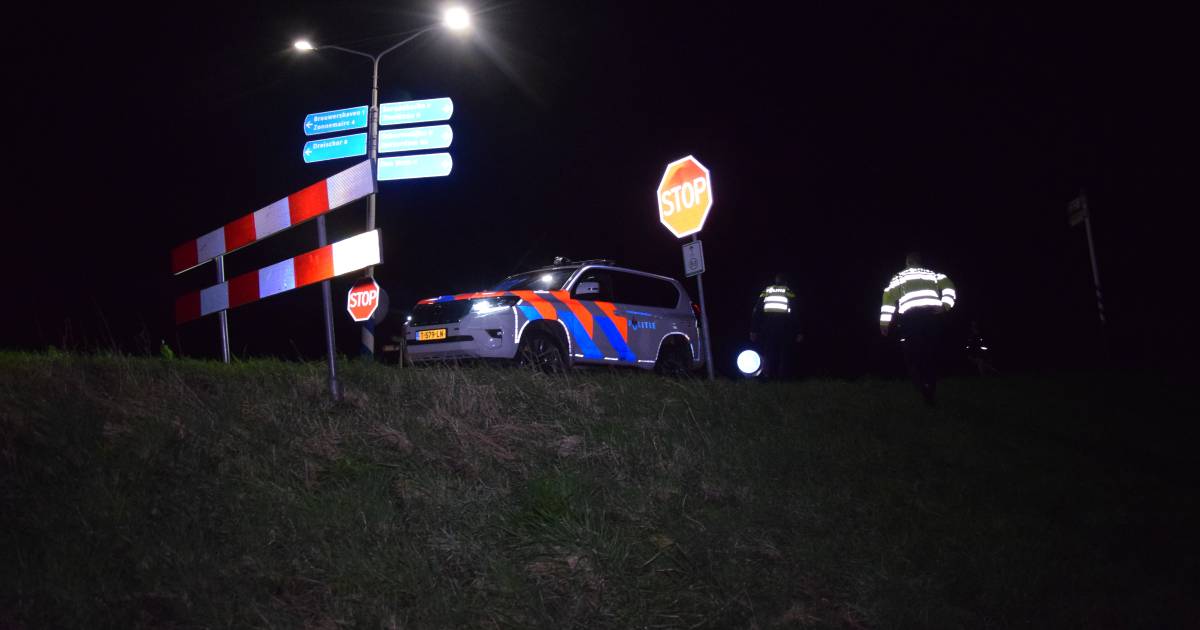 Wel sporen, geen auto: automobilst én voertuig verdwijnen van plek van ongeval in Brouwershaven.