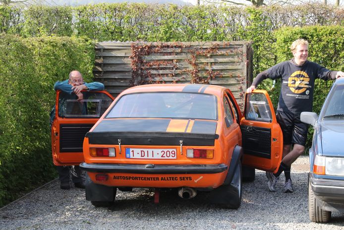 The Opel Kadett of cannabis grower Frank in 'Eigen Kweek'.