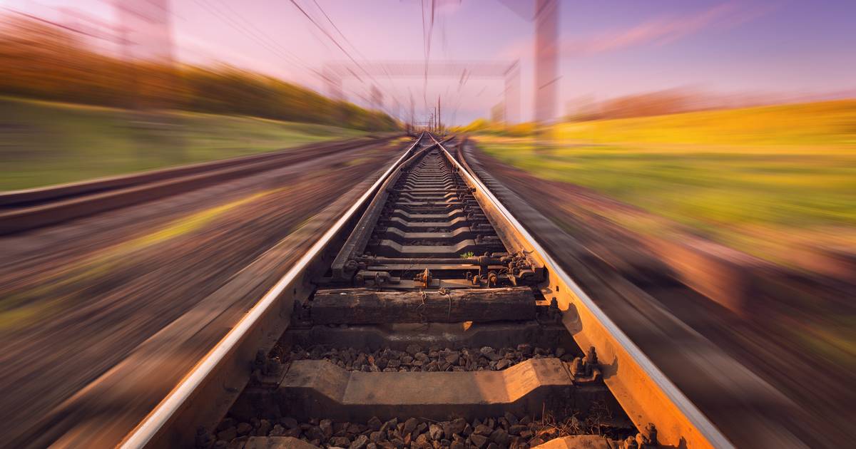 Rest van de avond geen treinen tussen Tilburg en Breda door aanrijding op het spoor.