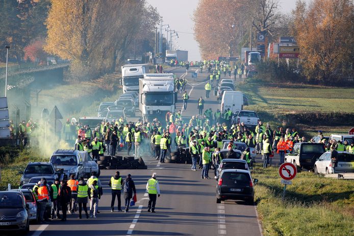 Een blokkade op een weg van Parijs naar Brussel in Haulchin, op ongeveer 10 kilometer van de grens met België.