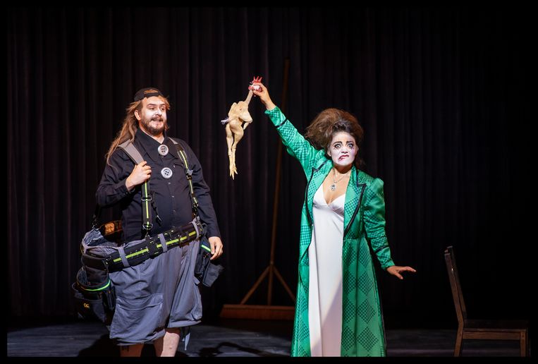 Roman Burdenko ­(Tonio) en Ailyn Pérez (Nedda) in Pagliacci.  Beeld Catherin Liebeler