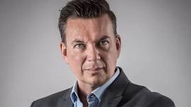 Onze opinie: “De restregering bestuurt met de pretentie van een echte regering, maar niemand ligt er van wakker”
