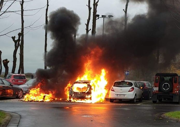 De oorzaak lag bij een kortsluiting in een brommobiel.