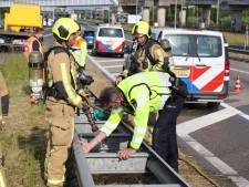 Vrouw onwel door chemische stof tijdens autorijden 