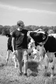 Als de melkveehouderij in Lemselo moet krimpen voor natuurontwikkeling, stapt boer Roeland (25) uit het leven