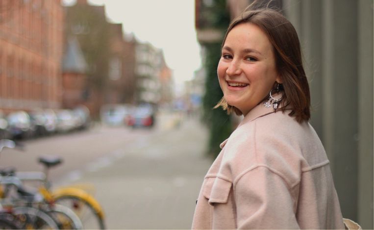 Bieke: 'Na mijn eerste berichtje drukten meer dan 70 mensen op 'geïnteresseerd'. Ik was overweldigd, maar ook gerustgesteld dat zoveel andere studenten op zoek waren naar vriendschap.' Beeld 