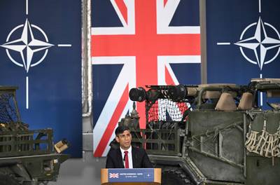 Britten geven fors meer uit aan defensie "in gevaarlijke wereld”