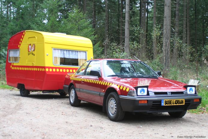 De bekende caravan van Bassie en Adriaan.