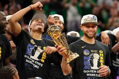 Golden State Warriors halen zevende NBA-titel binnen