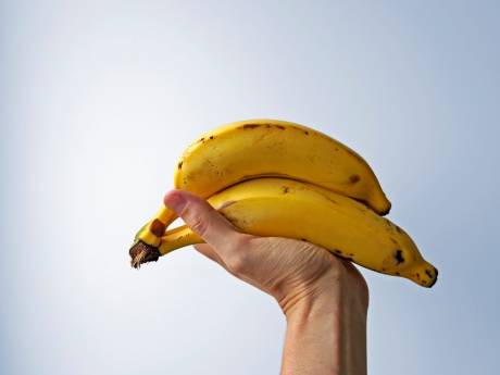Bananen die je darmen verstoppen is fabel: dit doet de vrucht echt in je buik