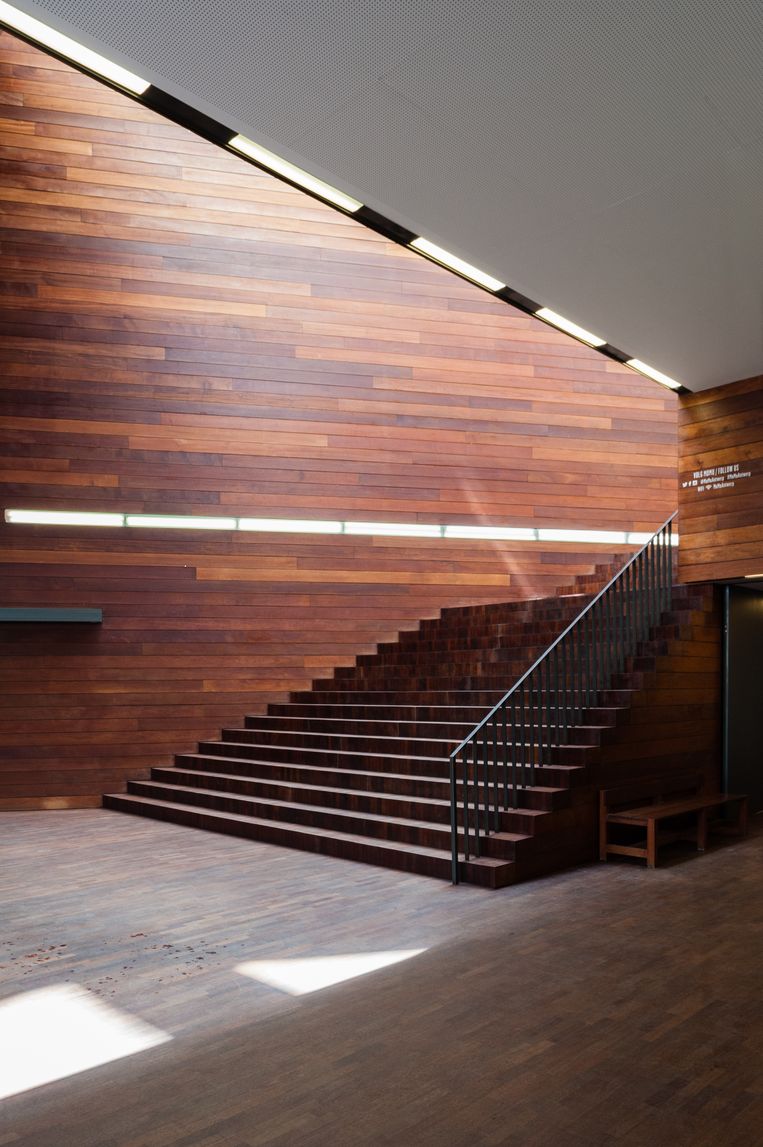 De Modenatie in Antwerpen (Marie-José Van Hee, 2002) wordt momenteel gerenoveerd door B-architecten. De houten trap wordt gelukkig bewaard.  Beeld Corbis via Getty Images