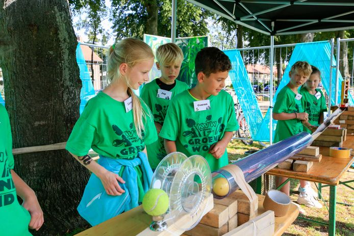 Voor het negende jaar op rij wordt de zomervakantie in Woensel-West afgesloten met een kindervakantieweek. De week is bedacht om kinderen die niet op vakantie kunnen toch een onvergetelijke zomer te bezorgen.