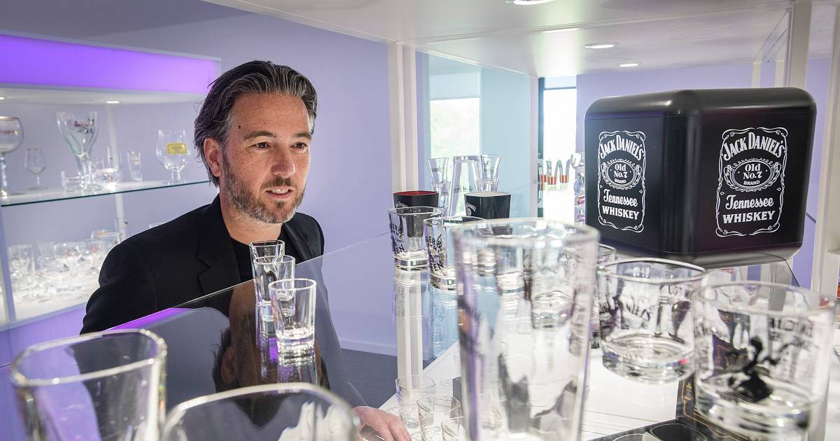 Explosieven legaal Regelmatigheid Brabanders bedrukken miljoenen glazen voor Jack Daniels | Economie | AD.nl