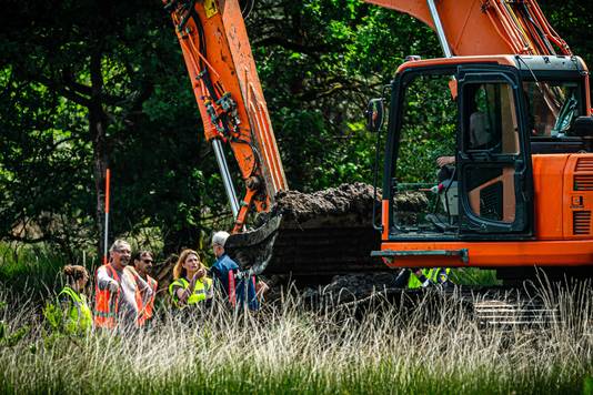 Politieonderzoek op de Strabrechtse Heide naar de sinds 1993 vermiste Maastrichtse studente Tanja Groen. De hei werd volgens de politie vaker genoemd als plaats waar Tanja Groen begraven zou zijn.