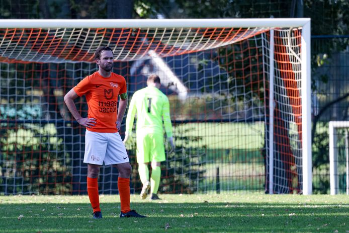 Moerse Boys incasseert met nieuw verlies weer een tik | Amateurvoetbal ...
