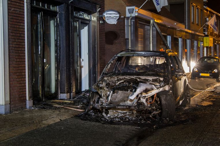 In augustus 2015 werd de auto van de Rucphense burgemeester Marjolein van der Meer Mohr in brand gestoken. Beeld ANP