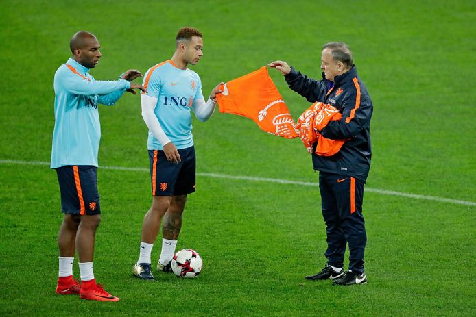 verrassing vooroordeel Piket Laatste training Oranje in 2017 met 21 spelers | Nederlands voetbal | AD.nl