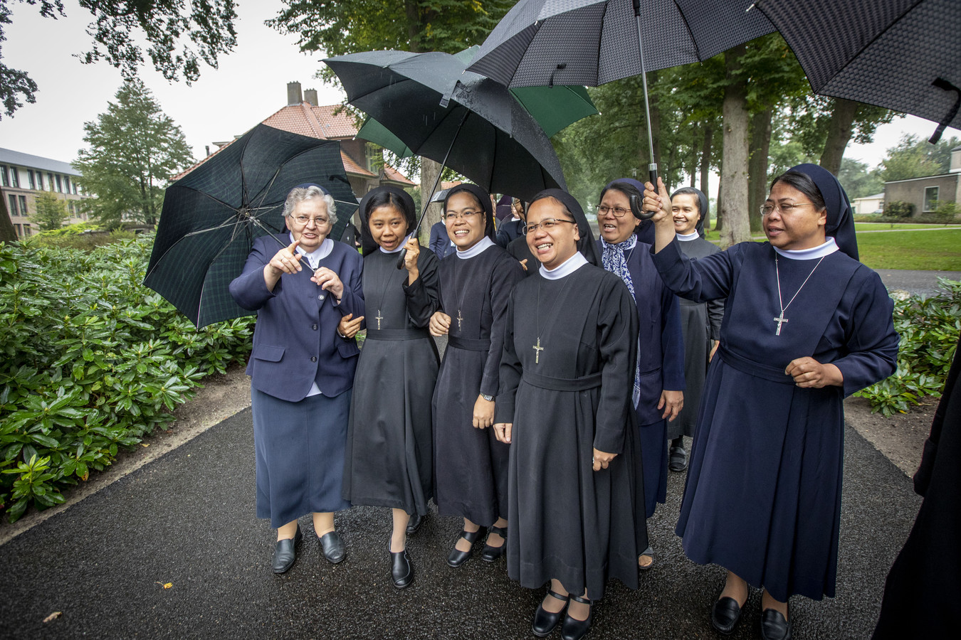 Opgevoed door de strenge nonnen, maar er waren ook lieve bij Foto gelderlander.nl