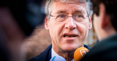 Minister wil bestuur omstreden islamitische school dwingen op te stappen