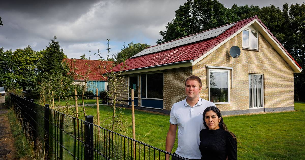 Bommen- en granatenterrein naast woning van Ruben en Regiane van de baan: ‘We kunnen de warmtepomp p