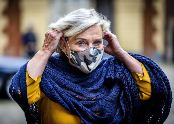 Ank Bijleveld, minister van Defensie, komt vrijdag aan op het Binnenhof voor de wekelijkse ministerraad.
