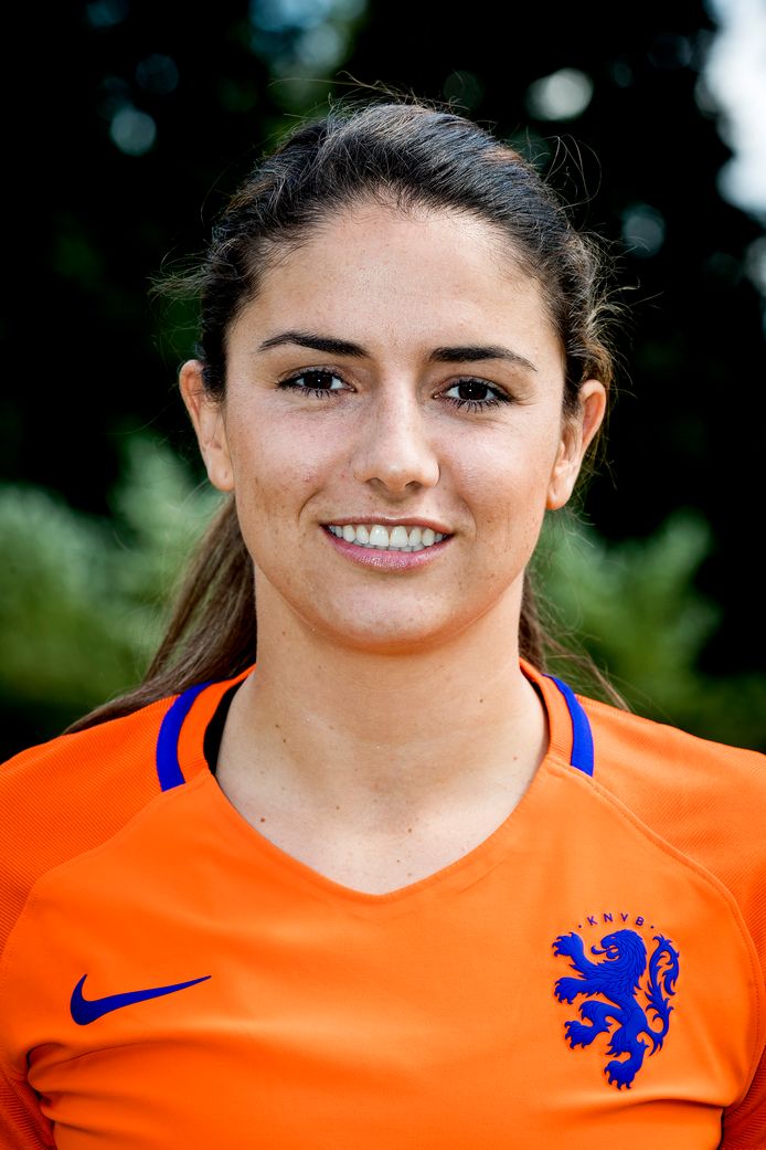 Daniëlle van de Donk voelt eindelijk de waardering Vrouwenvoetbal ed.nl