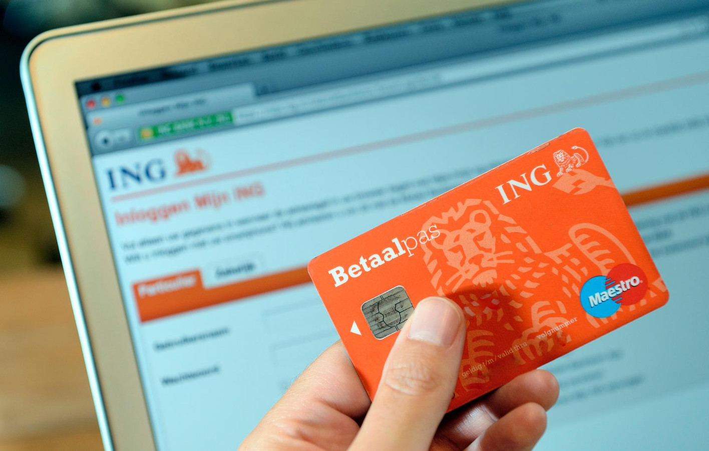 ING's huidige pinpas.