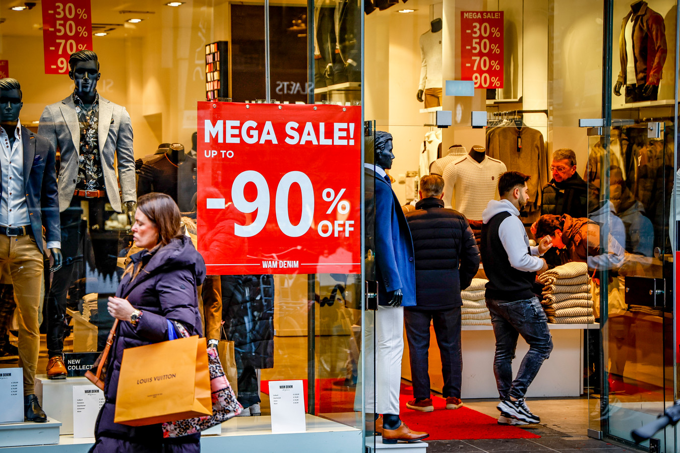 Tot wel 90 procent korting onze reporter ging op soldenjacht en vond