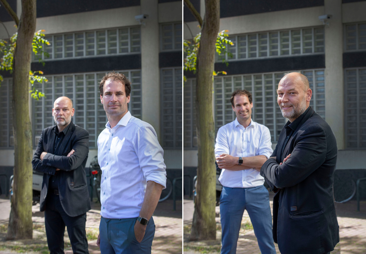 Wethouder Peter Heijkoop (CDA, Dordrecht, wit overhemd) en Rutger Groot Wassink (GroenLinks, Amsterdam) stelden samen een Deltaplan bestaanszekerheid op.