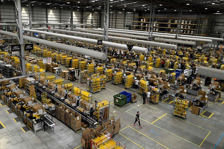 Een magazijn van Amazon. Beeld AFP