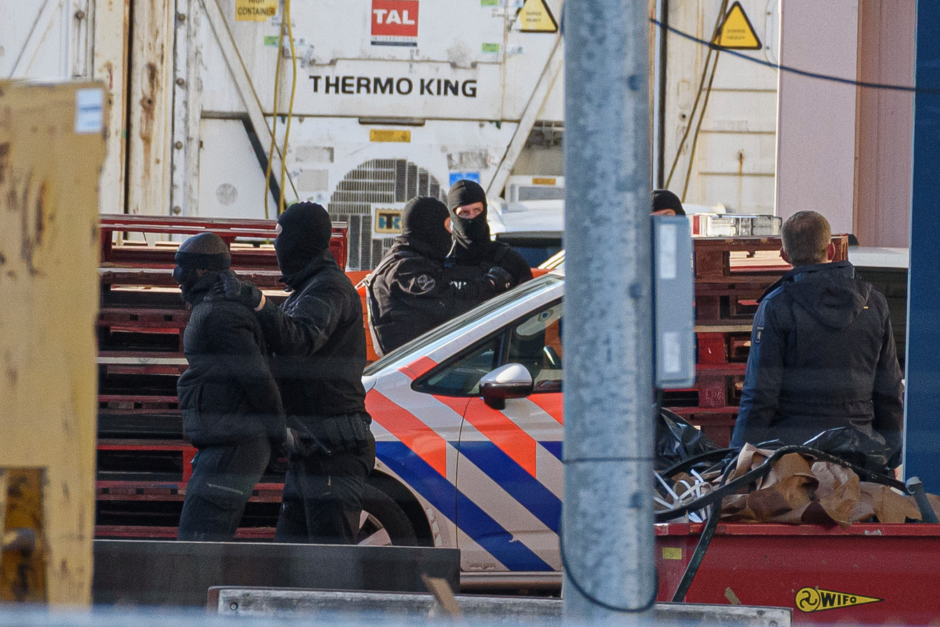 Uithaler' Uit Oosterhout Opgepakt In Vlissings Havengebied | Foto |  Bndestem.Nl