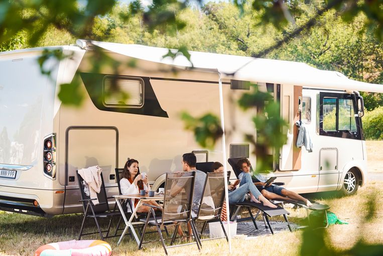 Zóveel dagen mag je camper of caravan thuis voor de deur blijven staan