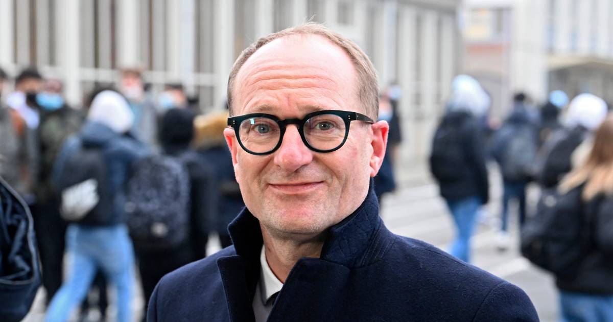Vlaamse schooldirecteurs krijgen loonsverhoging Onderwijs hln.be