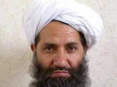 Geestelijk leider taliban voor het eerst in het openbaar verschenen