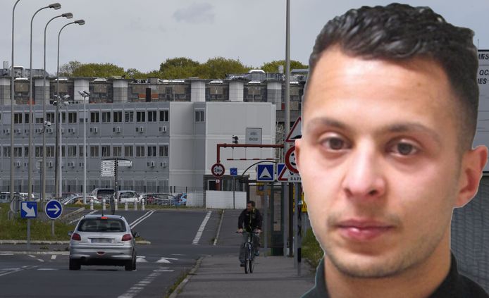 Salah Abdeslam met op de achtergrond de gevangenis van Fleury-Merogis.