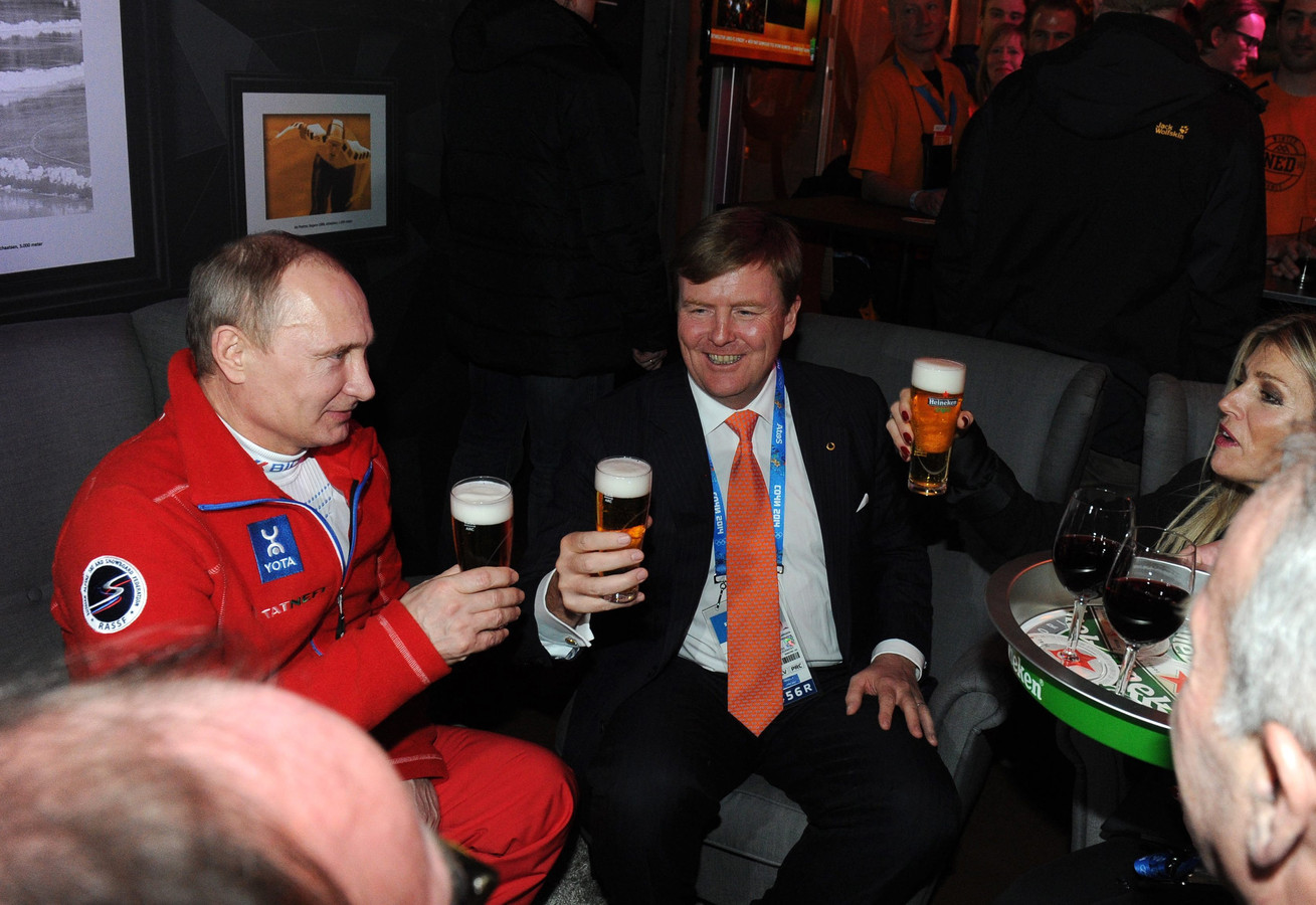 In 2014 proostte koning Willem-Alexander tijdens de Olympische Winterspelen in Sotsji met de Russische president Poetin.