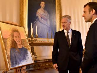 Filip showt schilderkunsten aan Macron