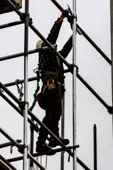 Dordtse raad: tijdelijke woningen oplossing voor wooncrisis en lege kantoren voor statushouders