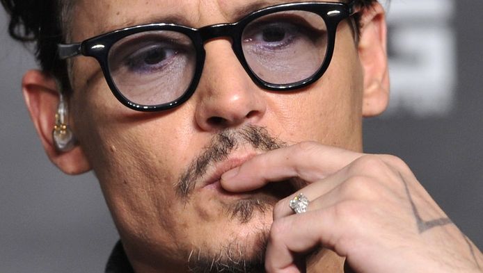 Johnny depp bague clearance