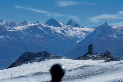 Nederlandse alpiniste (22) omgekomen nadat ze bij afdaling berg in Zwitserland 350 meter diep valt