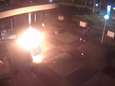 VIDEO. Het moment waarop auto kantoor Telegraaf ramt en in brand wordt gestoken