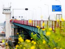 Brabants Mobiliteitsnetwerk en Moerdijk zetten pendeldienst in tussen Hollandsch Diep en havenbedrijf
