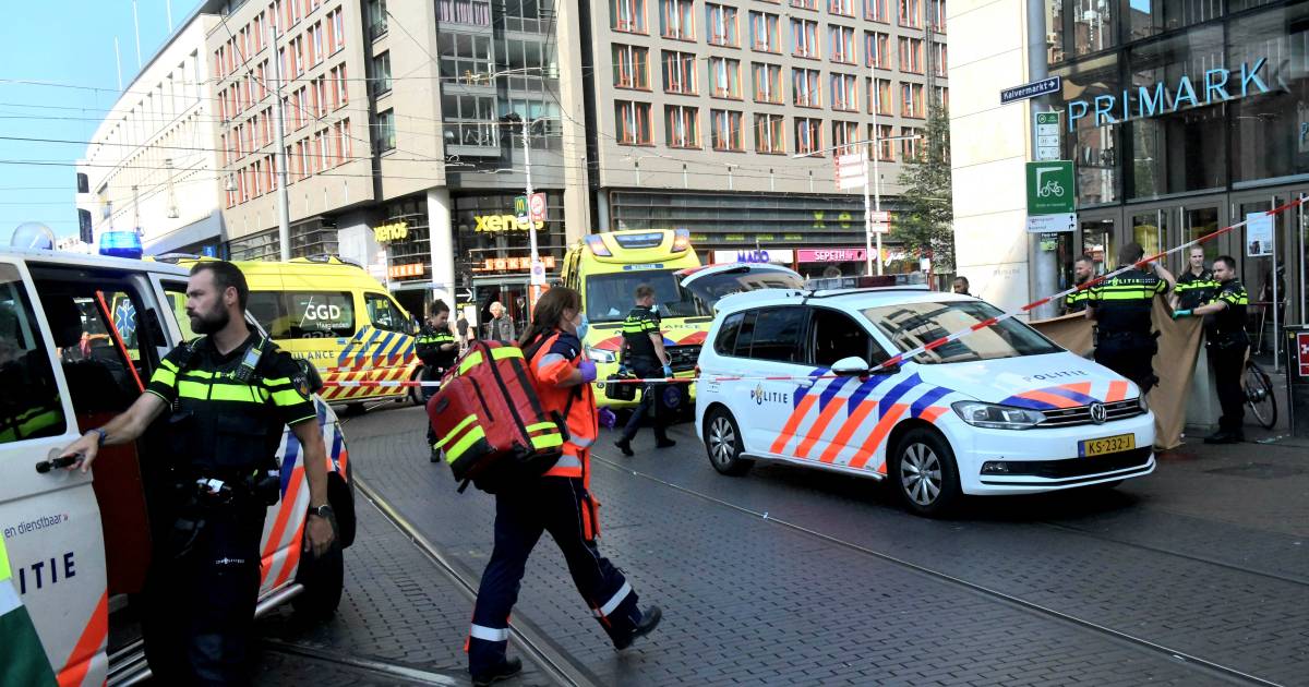 Hulpdiensten rukken uit voor onwelwording op Spui .